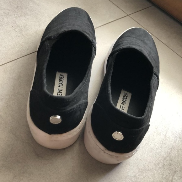 Steve Madden Slip On Black and White Shoes - Picture 3 of 3